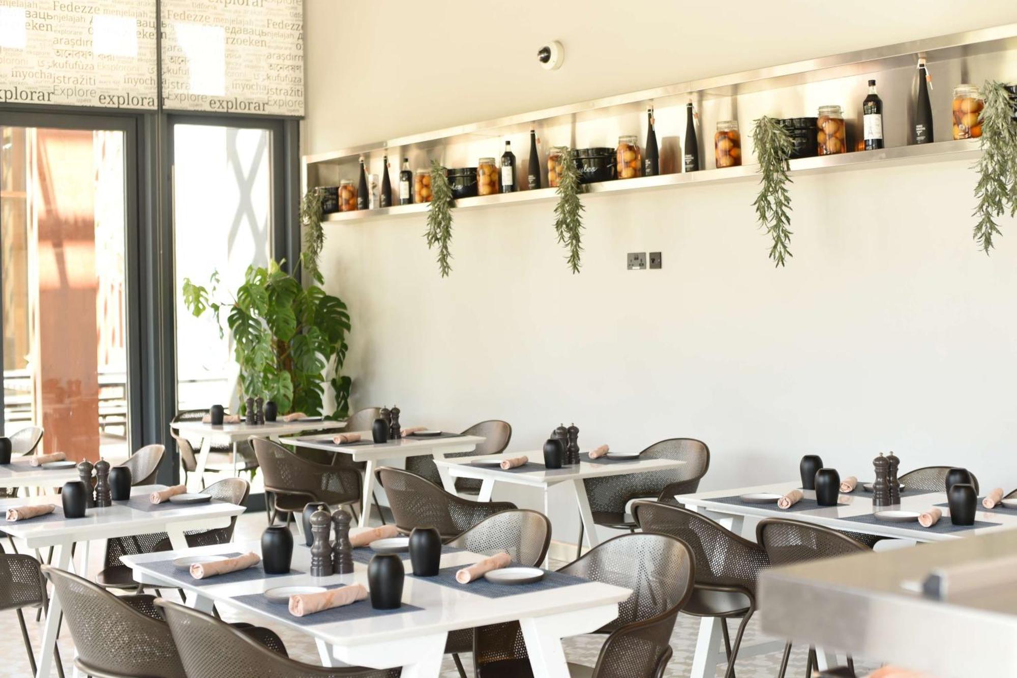 Canopy By Hilton Al Seef Отель 4*